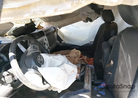 2014 Toyota Fj Cruiser из США, поврежденный, VIN JTEBU4BF2EK176089